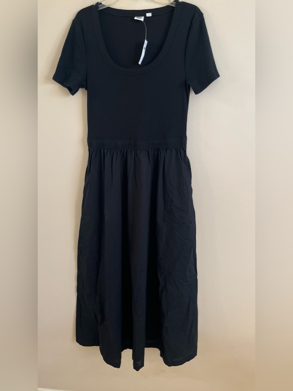 NWT-GAP Black Midi Dress, Small